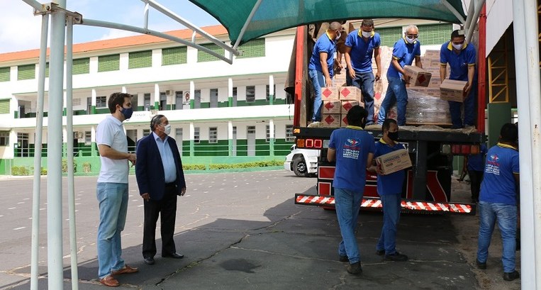 Carreta carregada com álcool em gel chegou na manhã deste domingo, 27/09